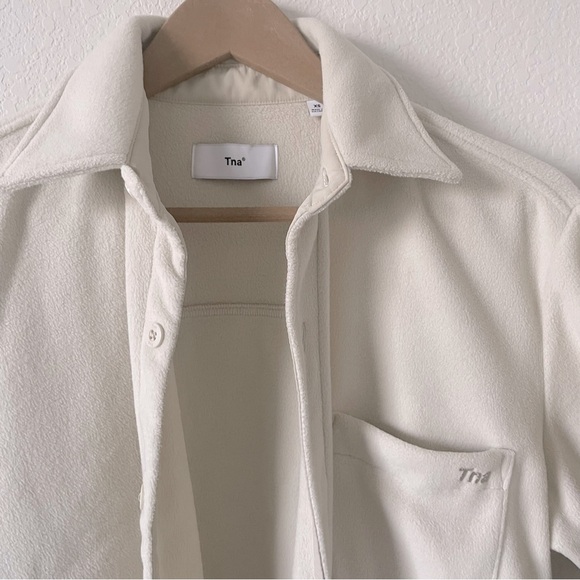 Aritzia TNA polar fleece shirt jacket in color Mullein - Picture 2 of 7